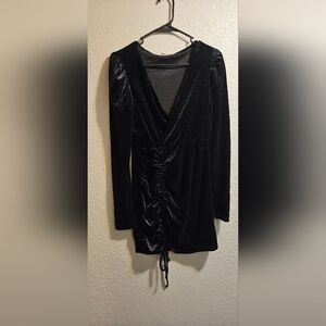 Elegant Black Velvet Long Sleeve Dress